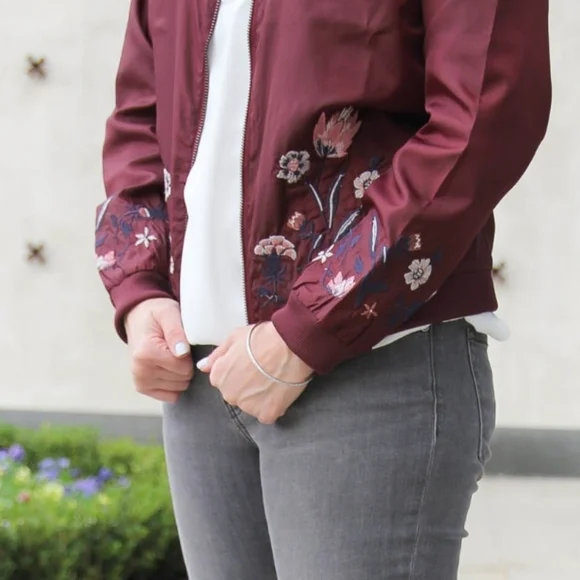 *NEW LOVE FIRE MAROON FLORAL CROCHETED BOMBER JACKET SIZE LARGE - Picture 5 of 6